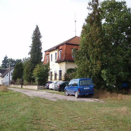 Pension Stara Skola Hrubá Skála Exterior foto