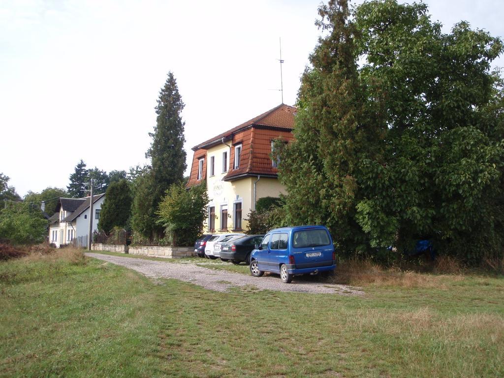 Pension Stara Skola Hrubá Skála Exterior foto